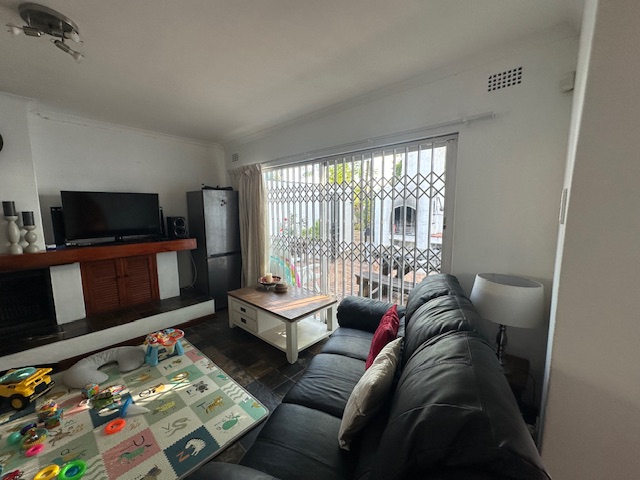 To Let 3 Bedroom Property for Rent in Wynberg Western Cape